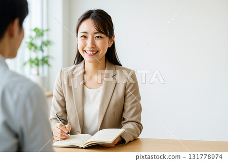 Families using personal computers in the living room 131778974