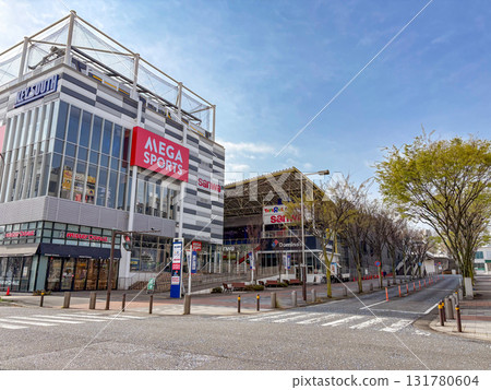 Station front view: Center Minami Station 131780604