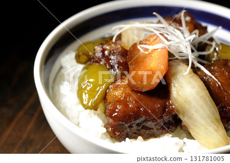 Sweet and sour pork bowl with black vinegar Sweet and sour pork bowl with black vinegar 131781005