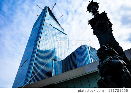 摩天大樓及其重建。東京日本橋週邊的都市景觀。 2025年9月。 b-2。高飽和度對比。 131781966