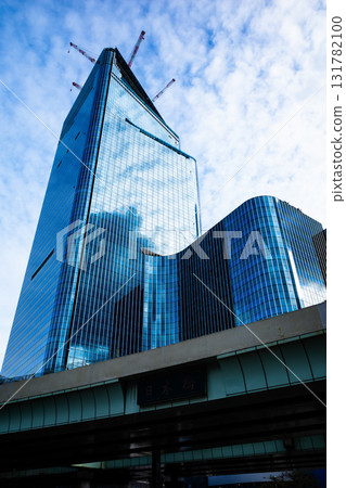摩天大樓及其重建。東京日本橋週邊的都市景觀。 2025年9月。 e-2。高飽和度對比。 摩天大樓及其重建。東京日本橋週邊的都市景觀。 2025年9月。 e-2。高飽和度對比。 131782100