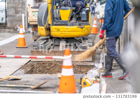 工地清理道路開挖明挖法 131783199