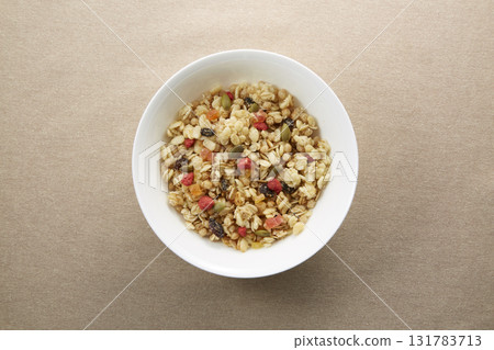 Refreshing breakfast image_Granola Refreshing breakfast image_Granola 131783713