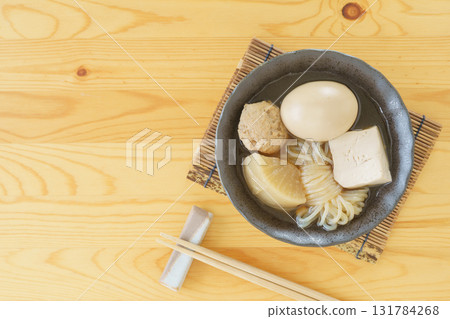 Oden | Daikon radish, shirataki noodles, egg, tofu, chicken meatballs 131784268