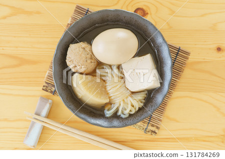 Oden | Daikon radish, shirataki noodles, egg, tofu, chicken meatballs 131784269