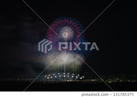 Fukuroi Enshu fireworks in Fukuroi City (Shizuoka Prefecture) 131785375