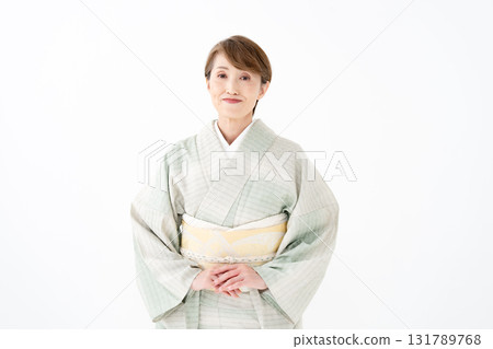 Kimono women smile 131789768