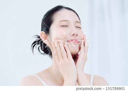 女性皮膚護理 131789901