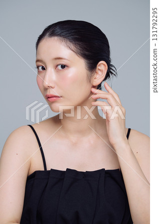 Make-up image of a young woman Make-up image of a young woman 131792295