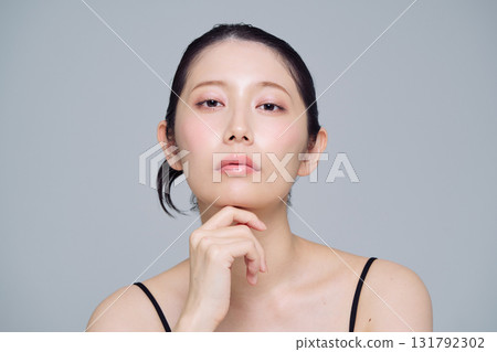 Make-up image of a young woman Make-up image of a young woman 131792302