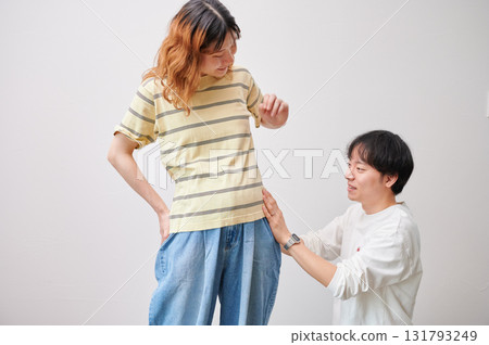 面對面的夫婦，孕婦，孕婦 131793249
