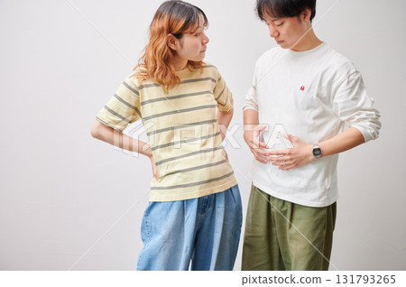 面對面的夫婦,孕婦,孕婦 面對面的夫婦,孕婦,孕婦 131793265