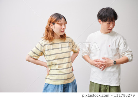 面對面的夫婦,孕婦,孕婦 面對面的夫婦,孕婦,孕婦 131793279