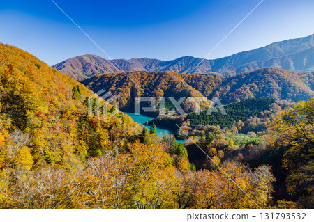 新潟縣苗場龍都的秋景 131793532
