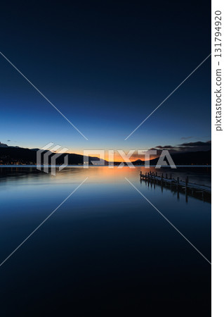 諏訪湖早晨[日出] 131794920