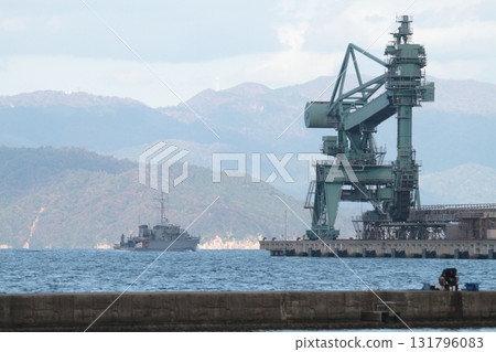 Maritime Self-Defense Force ships leaving port 131796083