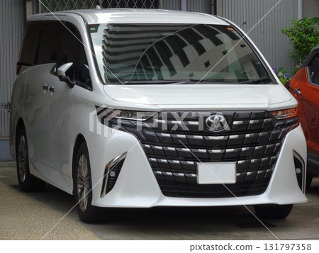 White minivan (Toyota Alphard 4th generation) White minivan (Toyota Alphard 4th generation) 131797358