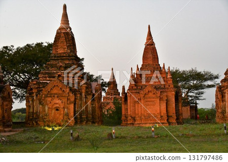 緬甸蒲甘日落時的寶塔 131797486