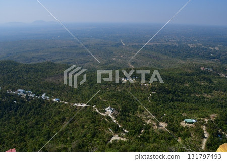 緬甸波帕山，當地納克神靈的聖地，湯卡拉特，從山頂俯瞰 131797493