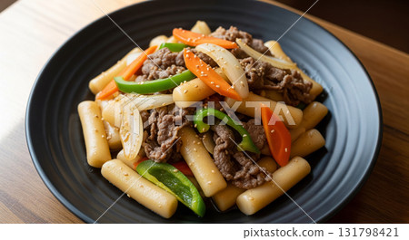 Simple Royal Tteokbokki with Beef and Vegetables 131798421