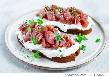 sandwiches, rye bread with cream cheese, sliced tuna fillet with herbs, breakfast, homemade, 131808223
