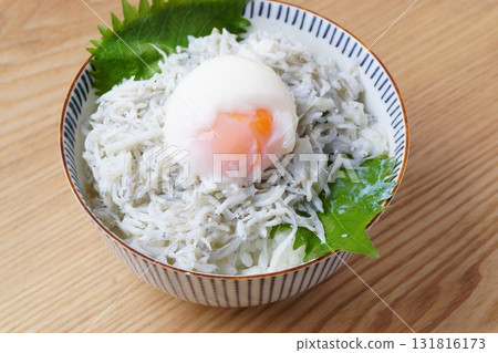銀魚蓋飯與溏心蛋 銀魚蓋飯與溏心蛋 131816173