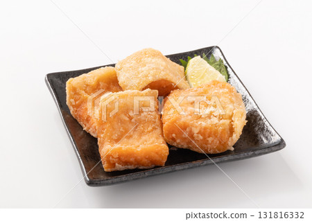 炸銀鮭魚肚 131816332