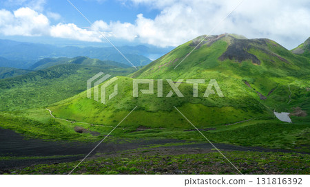 [Akita Komagatake] Medake and Kodake seen from Oyakisuna 131816392