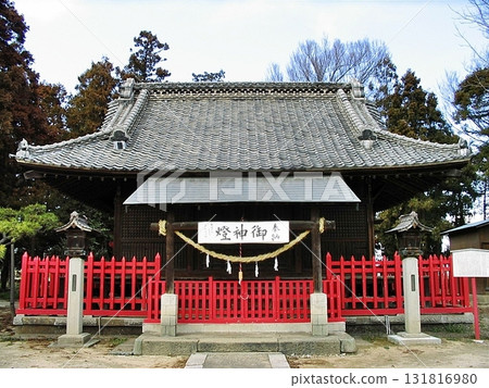 岩松八幡宮古色古香(2012年3月26日) 拜殿全景,修長、穩重、典雅。 岩松八幡宮古色古香(2012年3月26日) 拜殿全景,修長、穩重、典雅。 131816980