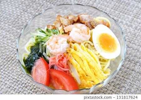 chilled Chinese noodles  131817624