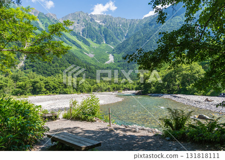"Nagano Prefecture" Clear waters of the Azusa River, Kamikochi, summer scenery "Nagano Prefecture" Clear waters of the Azusa River, Kamikochi, summer scenery 131818111
