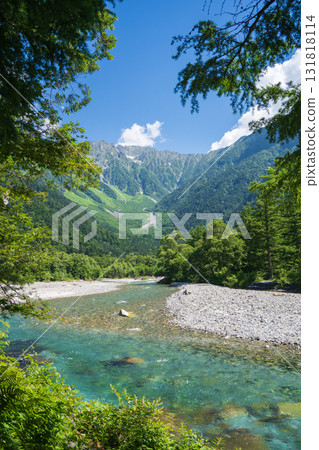 長野縣 梓川清澈的河水、上高地、夏日風景 長野縣 梓川清澈的河水、上高地、夏日風景 131818114