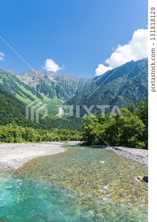 "Nagano Prefecture" Clear waters of the Azusa River, Kamikochi, summer scenery 131818129