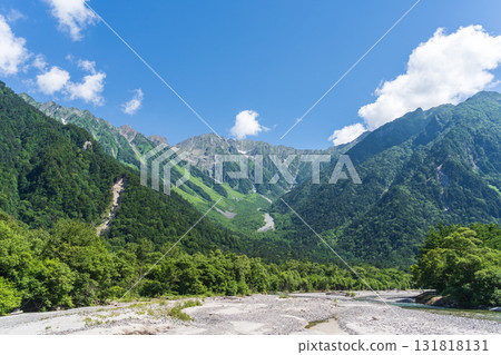 "Nagano Prefecture" Clear waters of the Azusa River, Kamikochi, summer scenery 131818131
