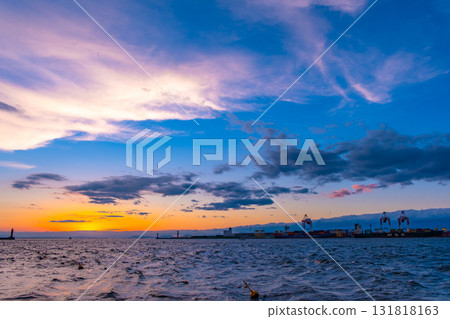 在大阪灣的太陽 131818163
