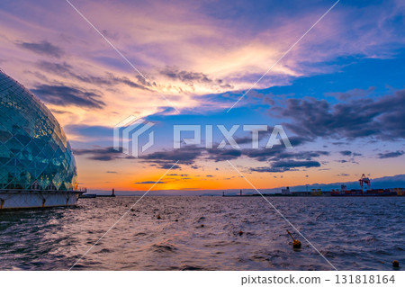 在大阪灣的太陽 131818164
