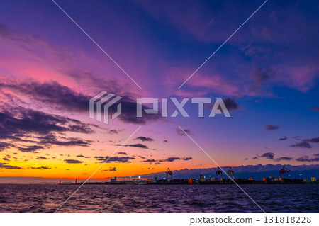 Magic hour at Osaka Port 131818228