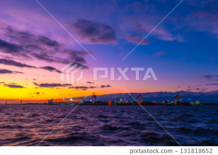 Magic hour at Osaka Port 131818652