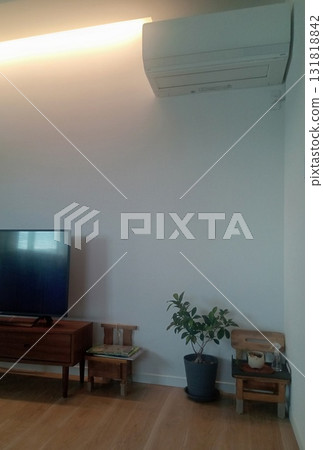 Living room with indirect lighting Living room with indirect lighting 131818842