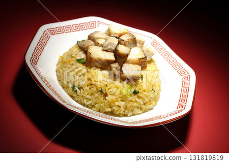 蛋炒飯配豬肉丁 蛋炒飯配豬肉丁 131819819