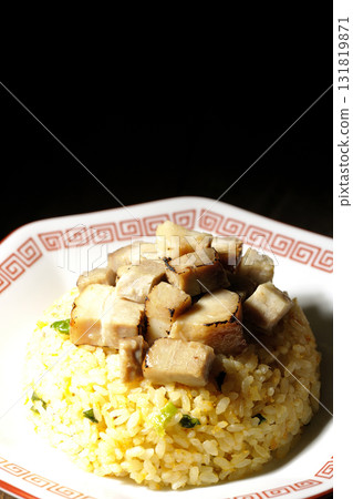 蛋炒飯配豬肉丁 131819871