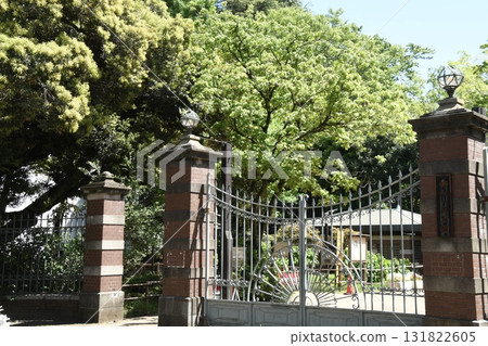 Silkworm Forest Park entrance 131822605