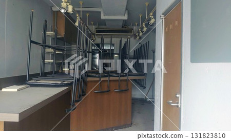 Vacant store 131823810