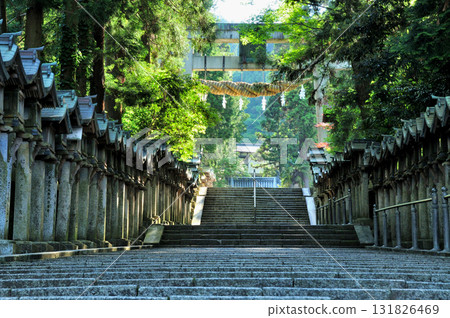 寶山寺參道（奈良縣生駒市） 131826469
