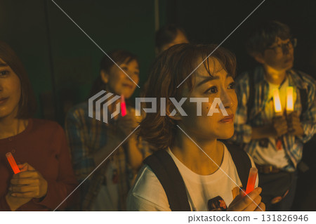 fan, female, females 131826946