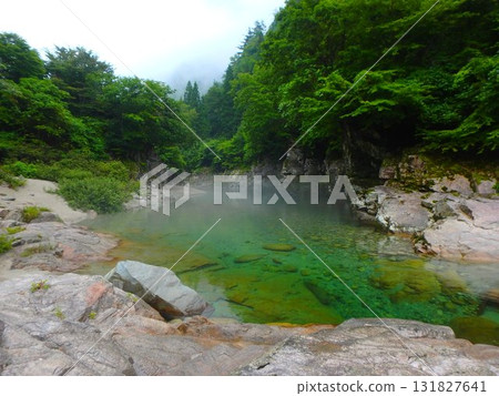 霧氣瀰漫的雙六川,高原川的支流-奧飛鎢的神秘山溪 霧氣瀰漫的雙六川,高原川的支流-奧飛鎢的神秘山溪 131827641
