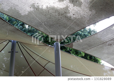 Sun shelter in a city park on the Mediterranean coast. 131828089