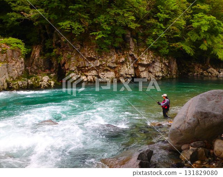 飛鎢小坂川～與大自然融為一體的溪流釣魚場景 131829080