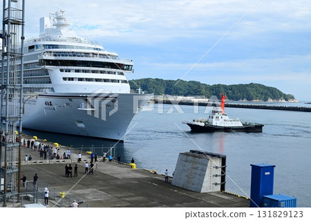 宮古港的早晨:豪華遊輪「飛鳥三號」抵達 宮古港的早晨:豪華遊輪「飛鳥三號」抵達 131829123