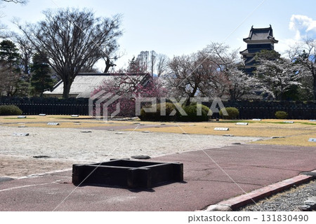 Matsumoto City: Matsumoto Castle Ninomaru Palace Ruins and Walking Path Matsumoto City: Matsumoto Castle Ninomaru Palace Ruins and Walking Path 131830490